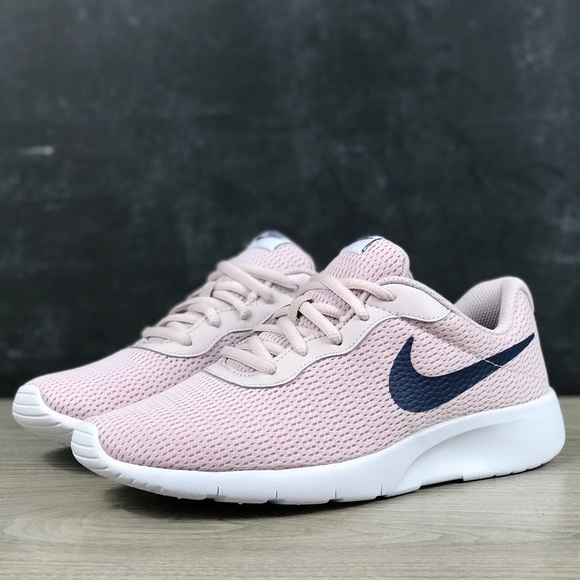 Woman’s Nike Tanjun Sneakers * - Picture 3 of 8